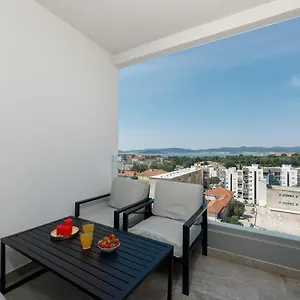 Center - Rooftop, Wifi, New Appartement