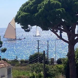 https://chambre-salle-de-bain-privative-chez-lhote-bord-de-mer.fr-provencehotel.com